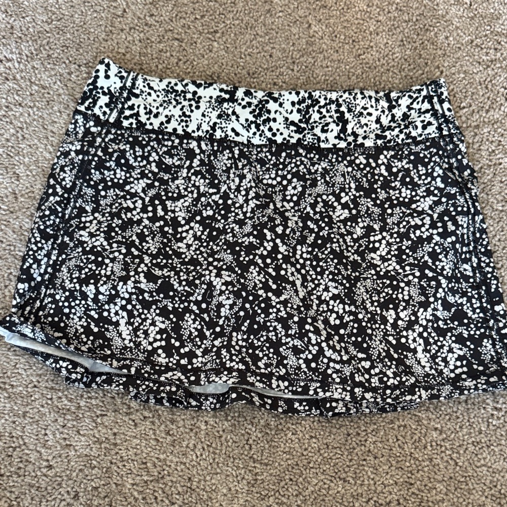 Lululemon Black and White Patterned Women's Tennis Skirt